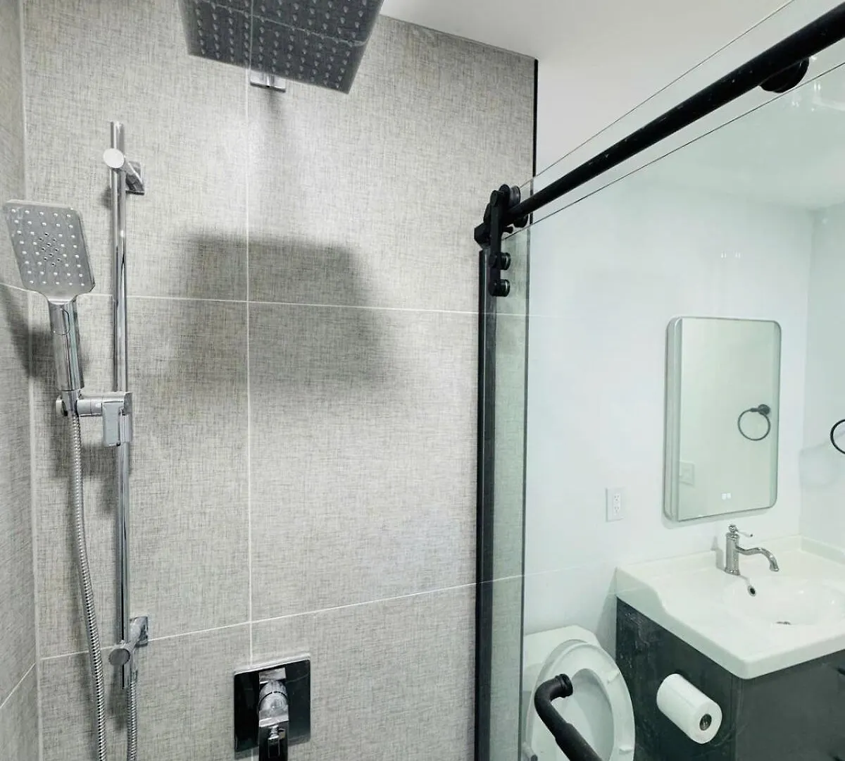 Appartamento Entire Unit Airport Free Pkg Sep Entrance Newreno Toronto