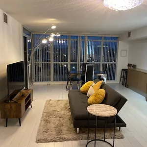 Cozy Open Concept 2br 2bath W/parking -jays/cn Toronto
