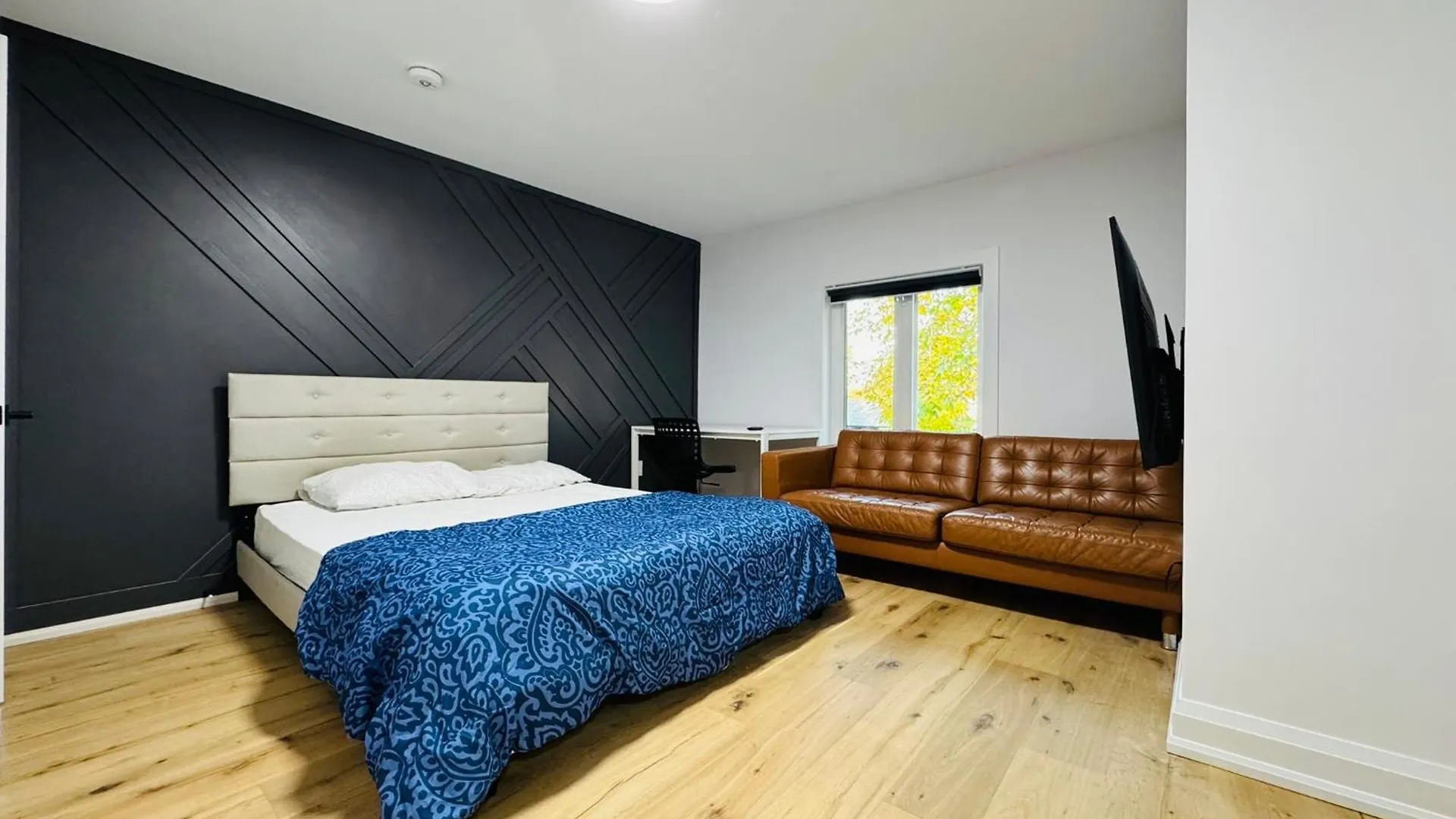 Entire Unit Airport Free Pkg Sep Entrance Newreno Apartment Toronto