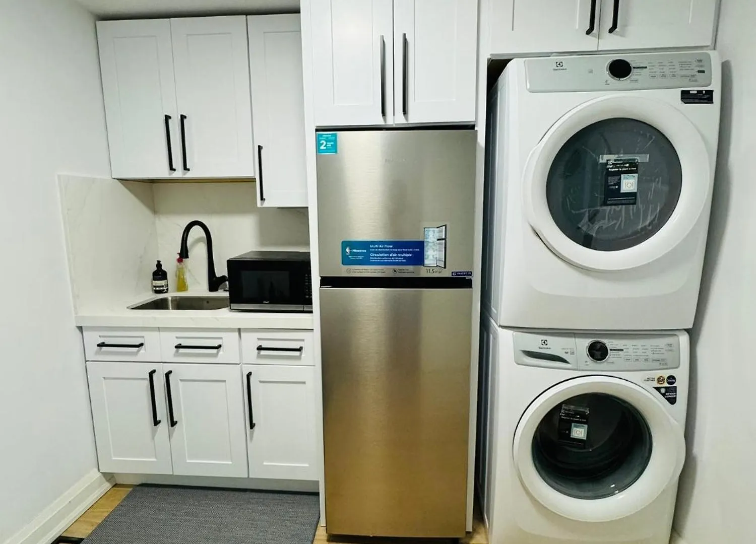 Entire Unit Airport Free Pkg Sep Entrance Newreno Apartment Toronto 0*,
