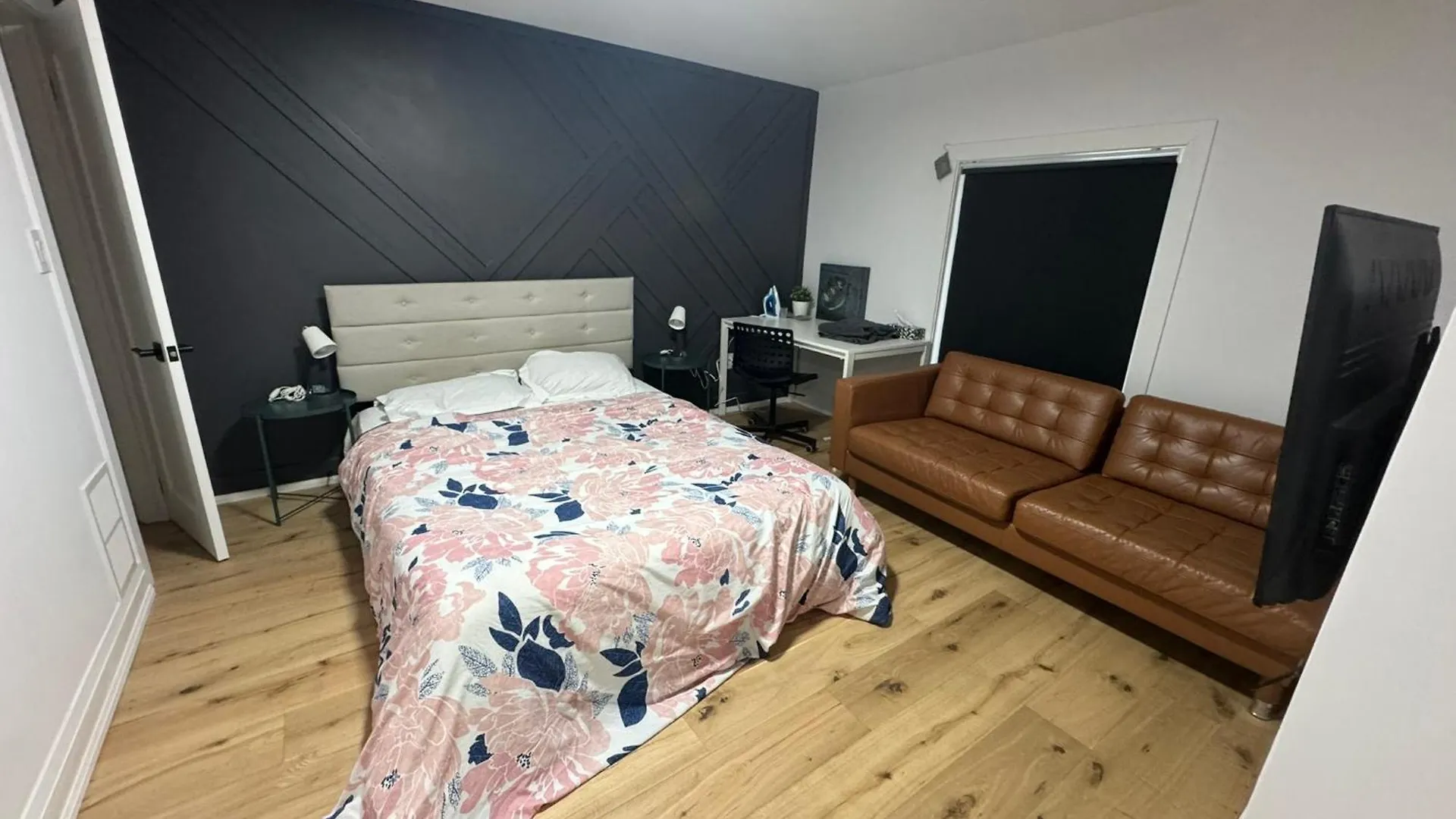 Entire Unit Airport Free Pkg Sep Entrance Newreno Apartment Toronto